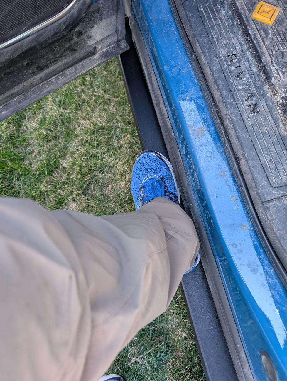 GOAT Rivian R1S Rocker Sliders