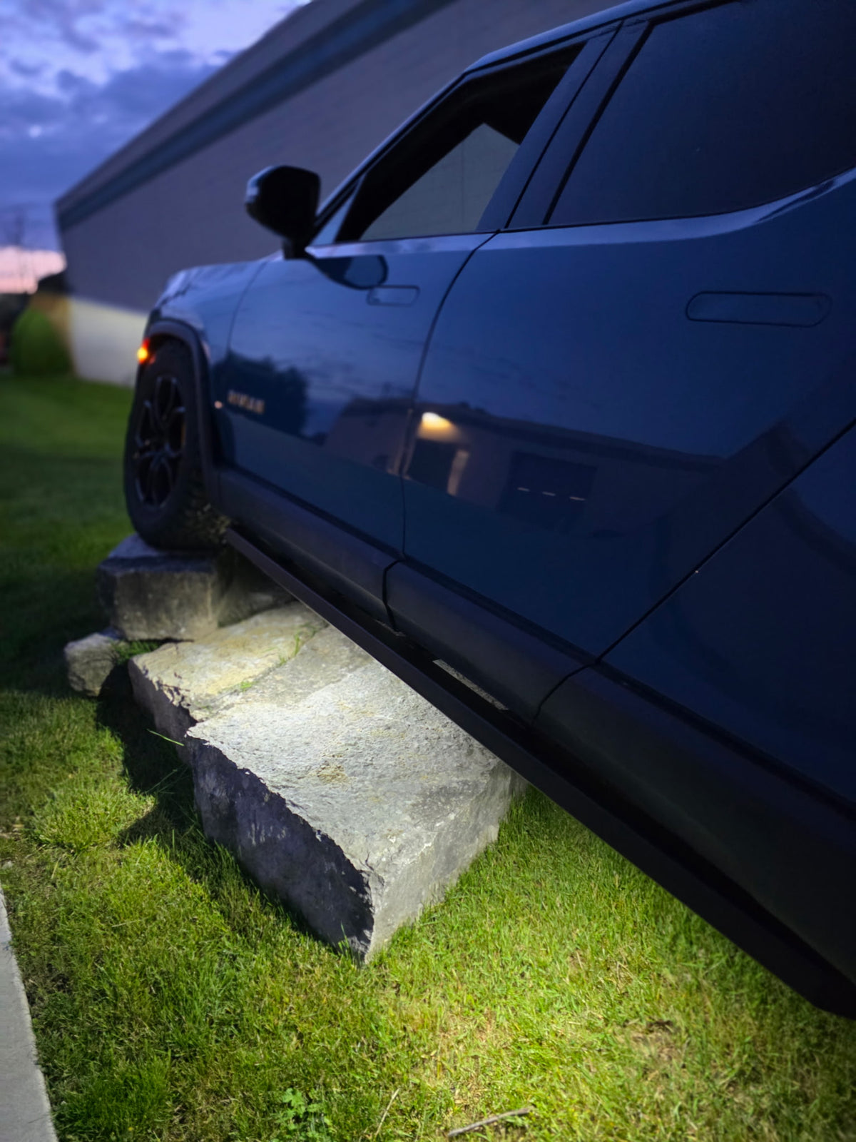 GOAT Rivian R1S Night Sliders